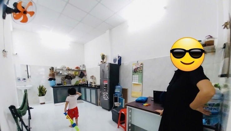 Giảm sốc 500tr !!! Chỉ còn 6tỷ2, Nhà C4 SHR, diện tích khủng 117m2,  1/ Nguyễn Văn Quá cách mặt tiền 50m, HXH tránh nhau, Ô tô Ngủ Sân